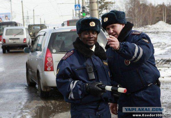 Сотни темнокожих подростков поиграли в "нокаут" в