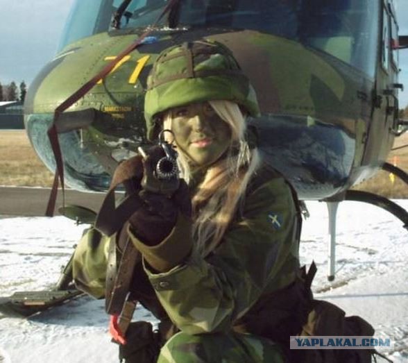 Девушки в армии разных стран мира