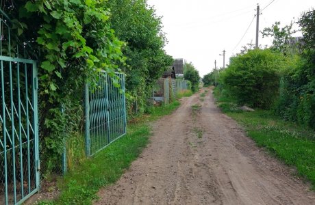 Припарковался на пешеходной дороге? Получай трубой по машине