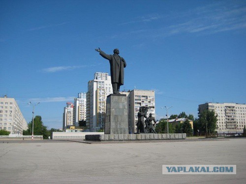 Памятники Ленину