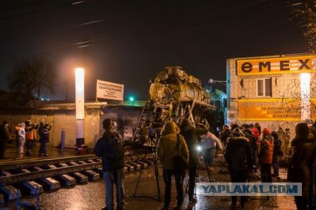 Транспортировка паровоза в Саратове