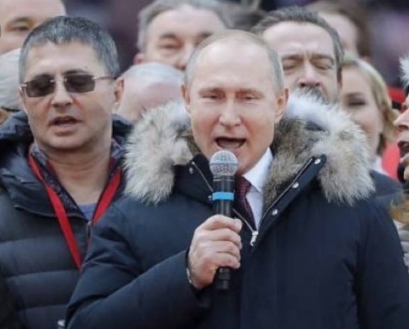 Главврач больницы, где осматривали Голунова, заявил о своей преданности Путину и Собянину: «Для меня понятия важнее правил»