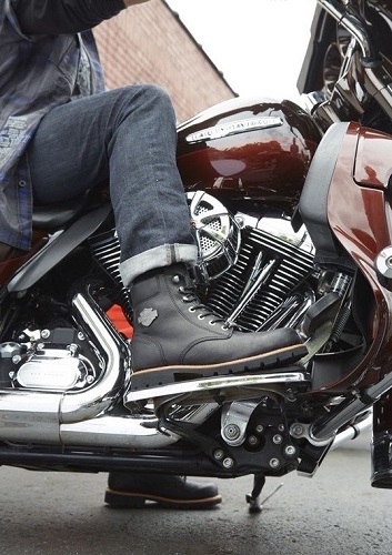 А не сшить ли нам ботинки?