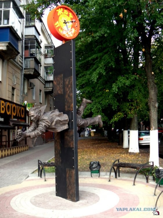 Необычные статуи мира