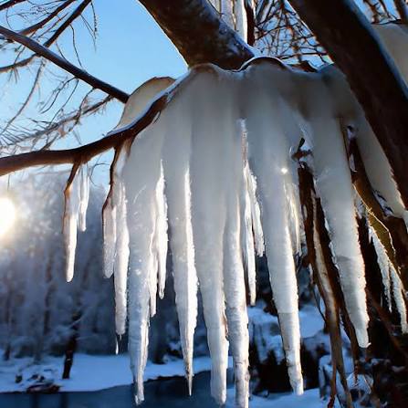 Инновационную технологию по ликвидации сосулек изобрели и привели в действие в Москве