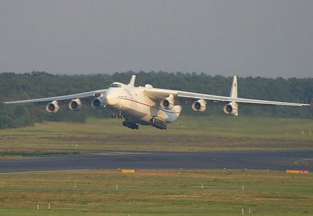 Самый большой самолет в мире - Antonov-2257621