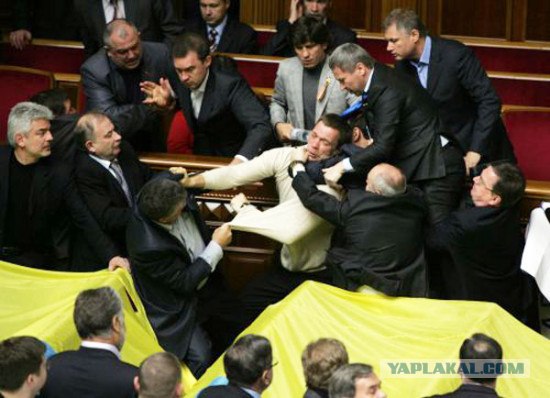 Яичный бой в Украинском парламенте!