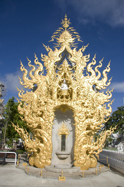 Белый храм в Чианг Рае (Wat Rong Khun)
