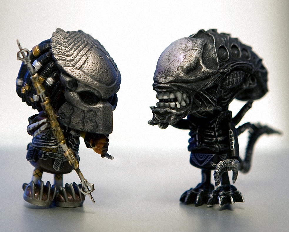 Друг хищник. Хищник против чужого. Чужой предатор. Alien vs Predator миниатюры. Чужой против хищника шахматы.