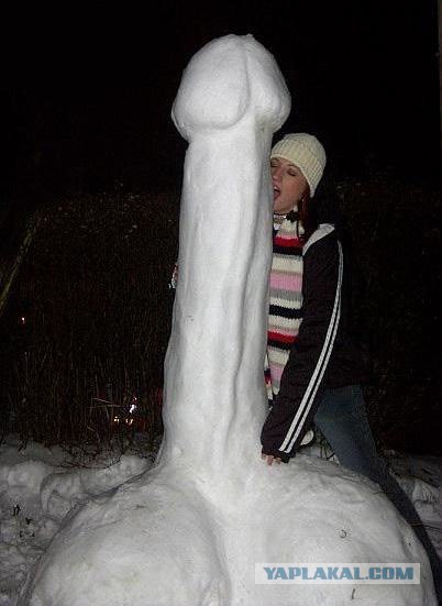 Наказание - голой жопой в сугроб!