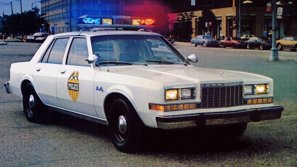 Полицейский автомобиль сша 1990. Смотреть фото Полицейский автомобиль сша 1990. Смотреть картинку Полицейский автомобиль сша 1990. Картинка про Полицейский автомобиль сша 1990. Фото Полицейский автомобиль сша 1990