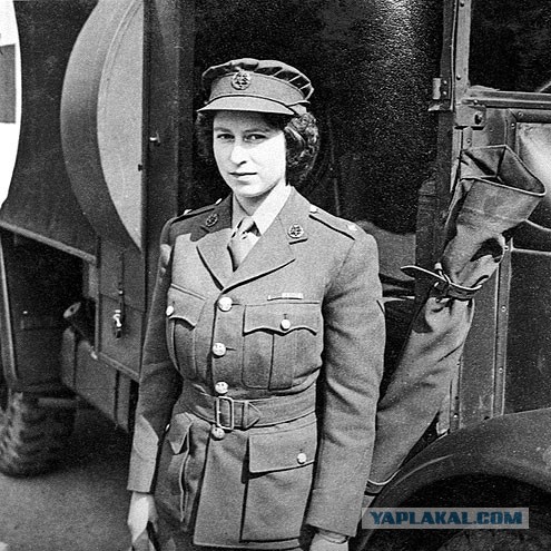 Армейские фотографии знаменитостей