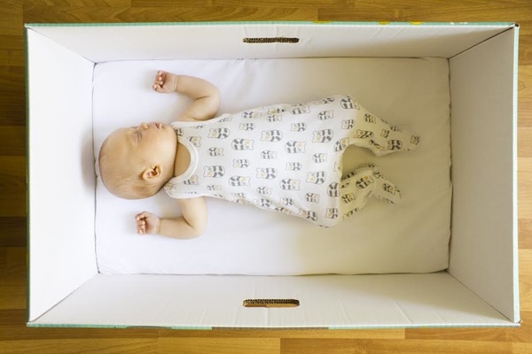 "Дети в коробке". как финнам удалось победить смертность среди новорожденных