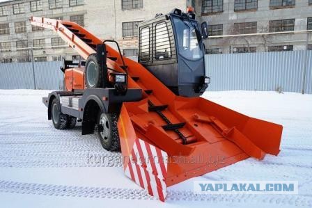 Уборка снега где то в Европе