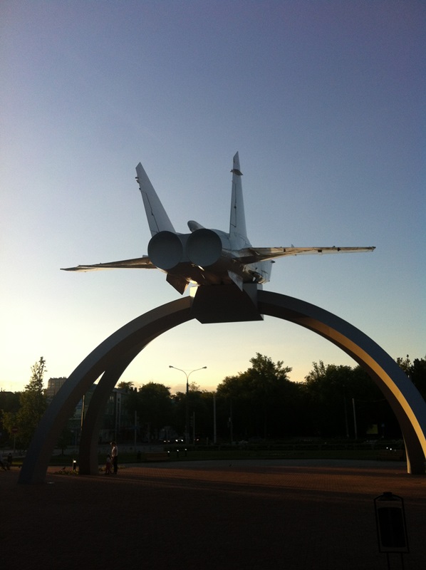 Ночные фото памятника МиГ-31