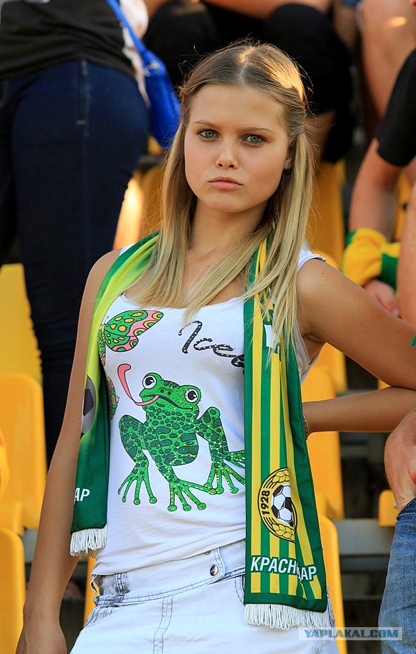 Красивые болельщицы