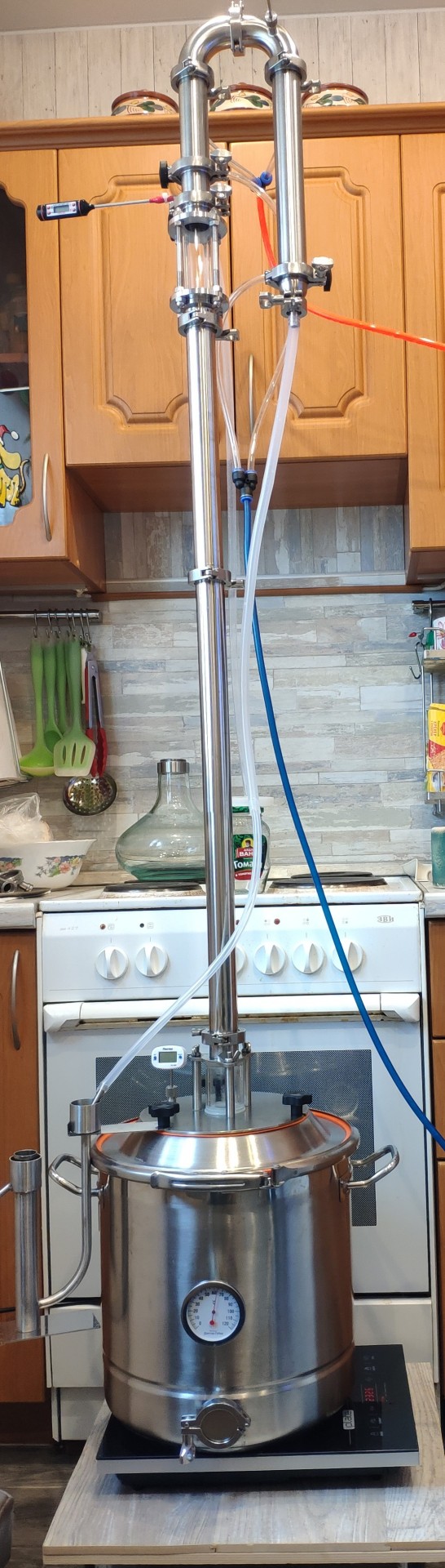 В Омской области самогонный аппарат отправил своего хозяина в больницу