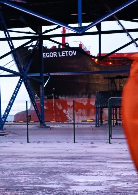 Я узнал, что у меня есть огромная семья. И тропинка и лесок и огромный сухогруз