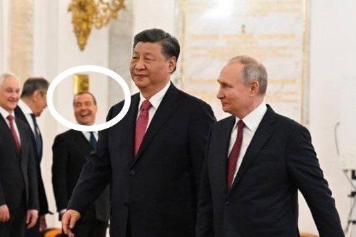 Хватит уже крутить коллайдер! В Новосибирске выпал снег