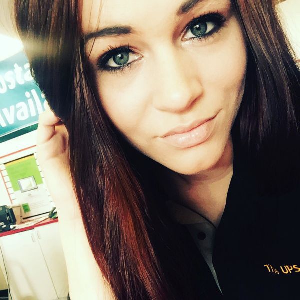 Девушки, которым скучно на работе