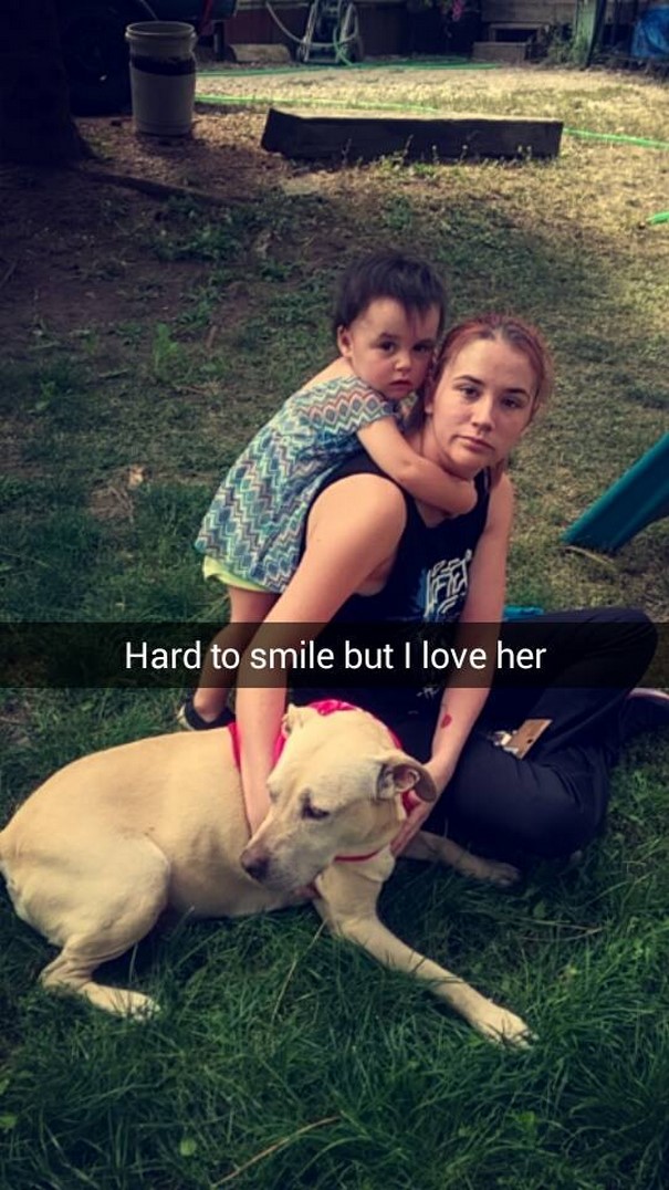 Девушка устроила любимой тяжелобольной собаке прощальный день перед усыплением
