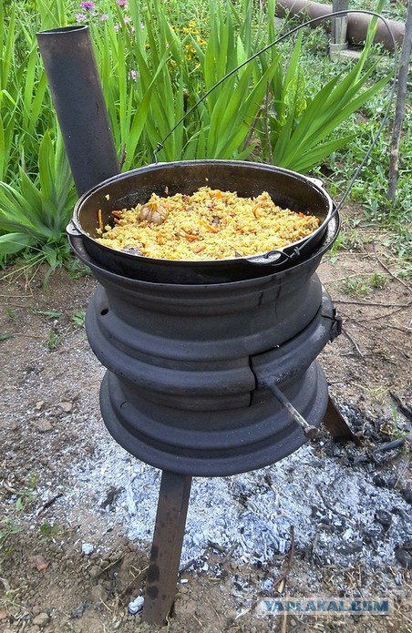 Простецкая печь для казанка