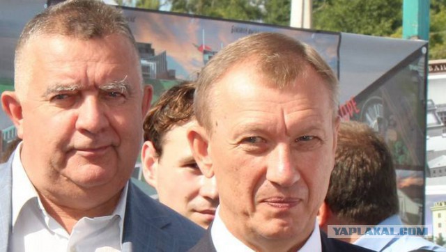 За что в Китае чиновников считают врагами народа?