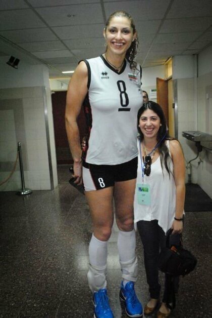 Слишком высокие девушки...