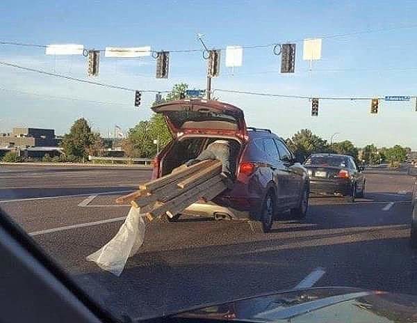 Опять о своих шлюхах думает...