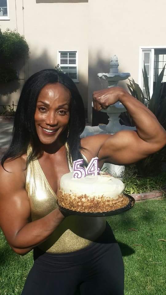 К старости все обвиснет, говорили они...