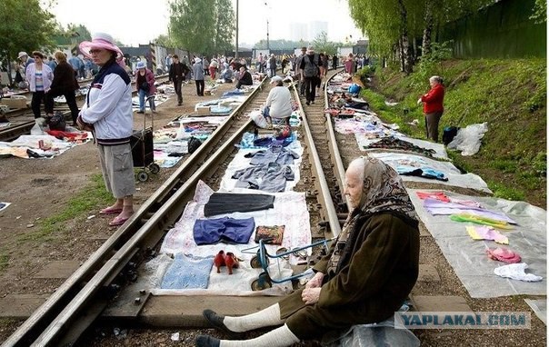 Самый опасный рынок Таиланда: интересно, а в этом поезде биотуалеты?