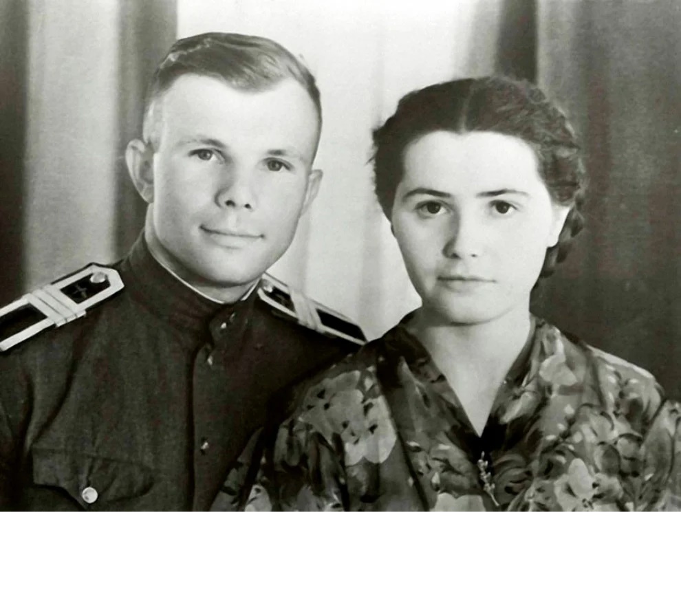 Гагарин семья жена. Жена Гагарина в молодости.