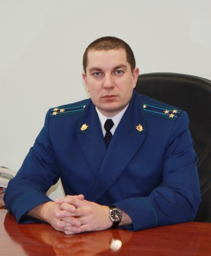 Югорский прокурор избил свою соседку и наступил на ее младенца