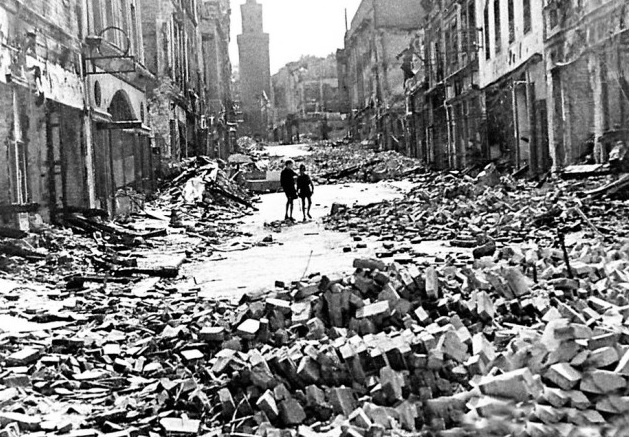 Исторические моменты Победы. Апрель-май 1945г