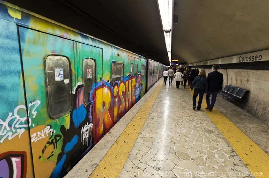 Метро Рима Фото