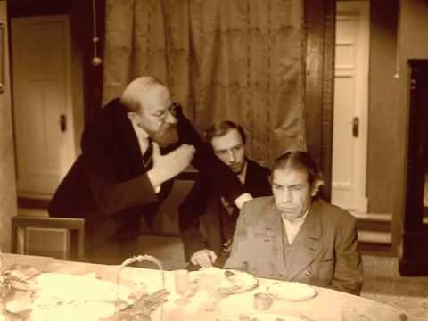 Сигареты замазывают... У нас наука химия под запретом.