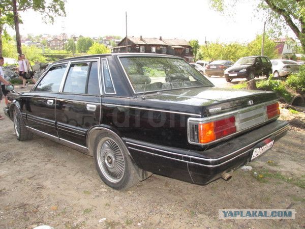 За стеной: необычная находка Toyota Mark II 1984