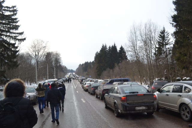 В Волоколамске жители вышли на митинг против свалки. Власти вызвали ОМОН