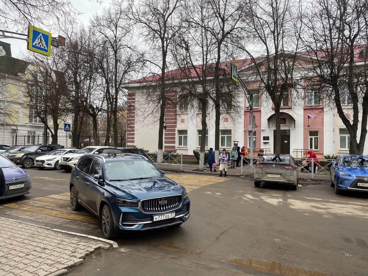 Что реально можно сделать с такими гениями парковки?