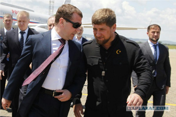 Медведев встретился с Кадыровым