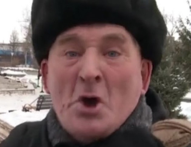В Хабаровске отказались пускать в торговый центр посетителя в строительной куртке