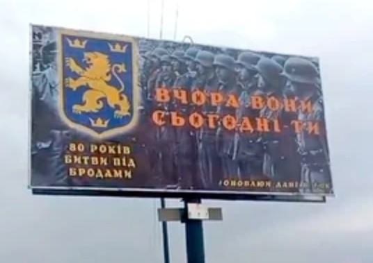 Жители Туапсе сообщают о взрывах над городом и присылают видео. Официальной информации пока нет.