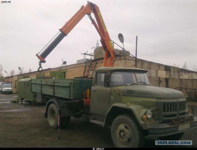 Зил 133 с манипулятором. Зил 130 с кму. Зил 4331 с ямз 236. Зил-4331 грузовой бортовой. Кран манипулятор зил 4331.