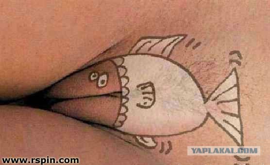 foto-tatushek-na-lobke-u-devushek-razdevayutsya-pri