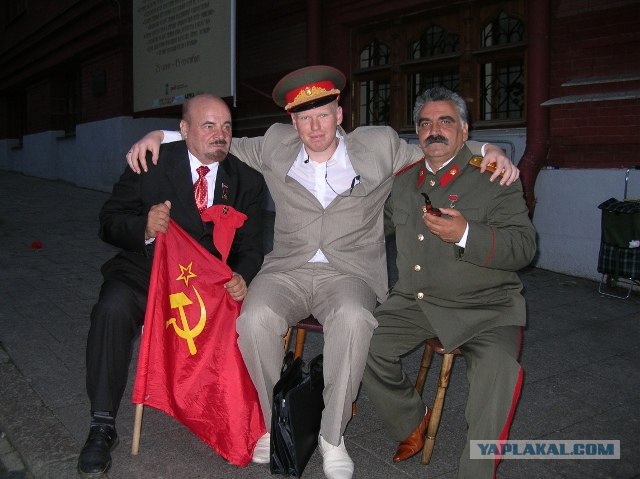 Ленин жил, Ленин жив, Ленин будет жить!