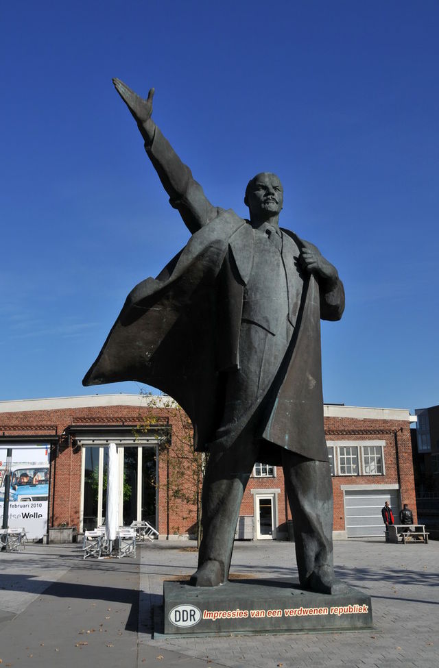 Действующие памятники Ленину за пределами СНГ