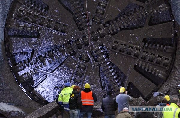 Туннельная бурильная машина (18 фото)