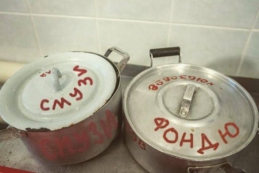 Сказка для девочек - всё: в Питере закрылось первое фем-кафе, в которое не пускали мужчин