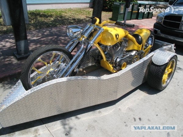 Lamborghini Gallardo с мотоциклетным прицепом
