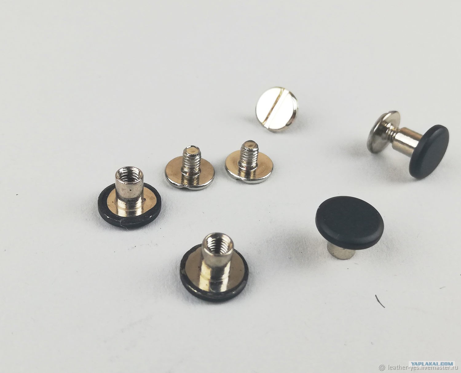Кобурная кнопка винт 12 мм золото. Декоративные винты для сумок. Ременные винты леонардо. Винт кобурной для сумок. Винт для ремешка d9.